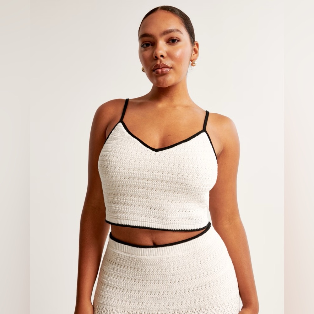 NWT Abercrombie Crochet Style Bra Top M